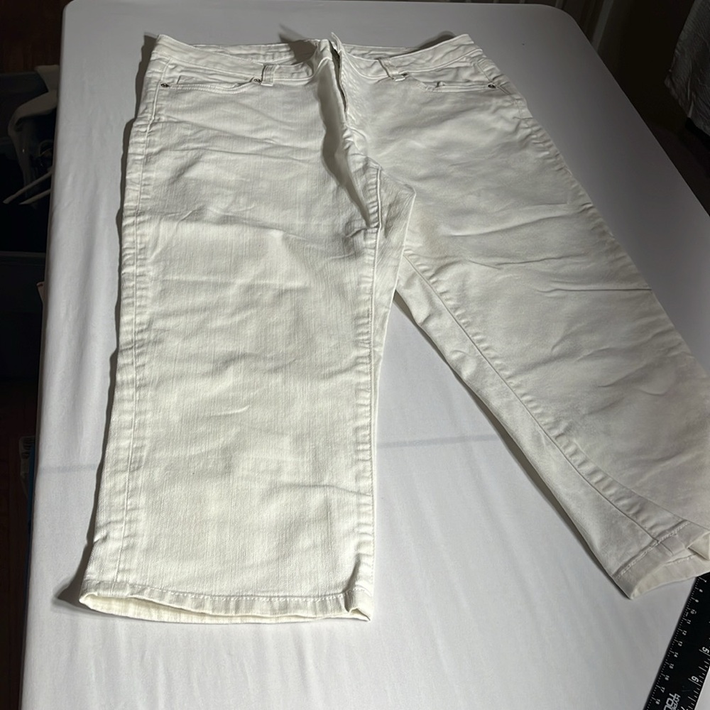 Cache size 10 jeans cropped white Mid-rise jeans bling on pockets